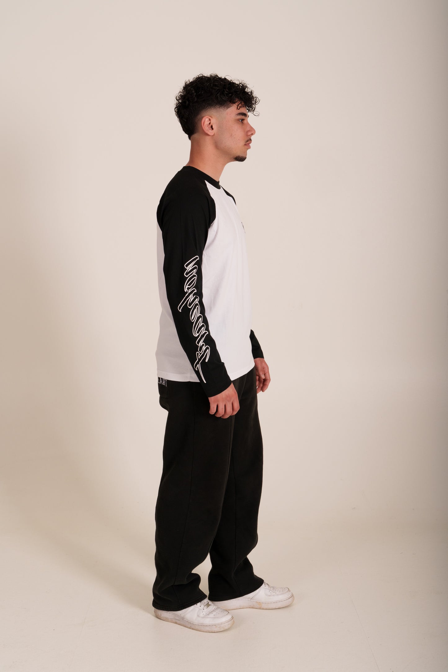LONGSLEEVE BLACK