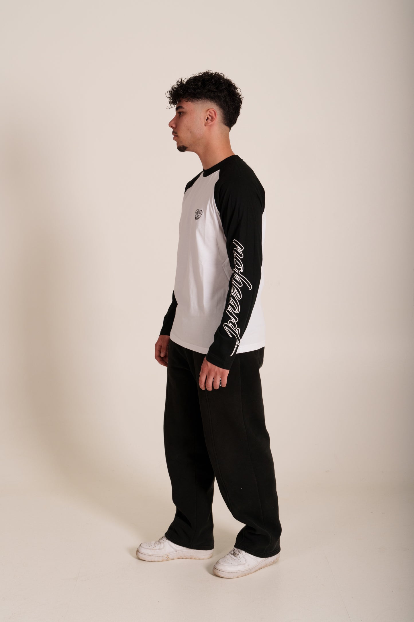 LONGSLEEVE BLACK